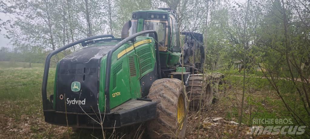 John Deere 1270 E Harvesters