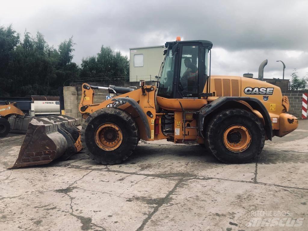 CASE 821 F Wielladers