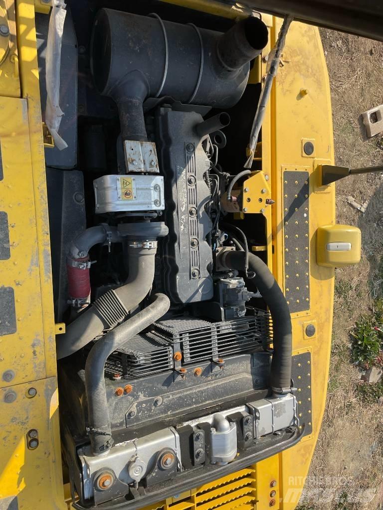 Komatsu 210 Rupsgraafmachines
