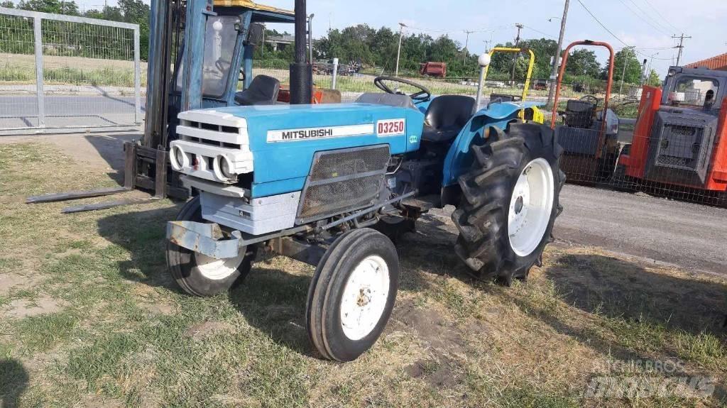Mitsubishi 3250 Tractoren
