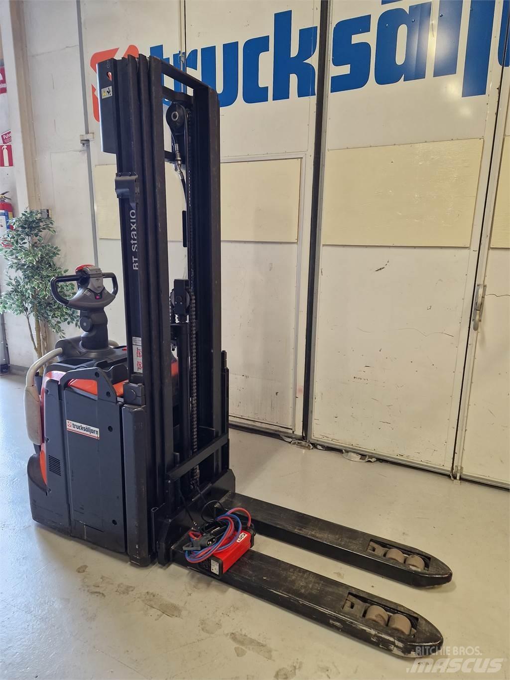 Toyota SPE120L Stapelaar meeloop