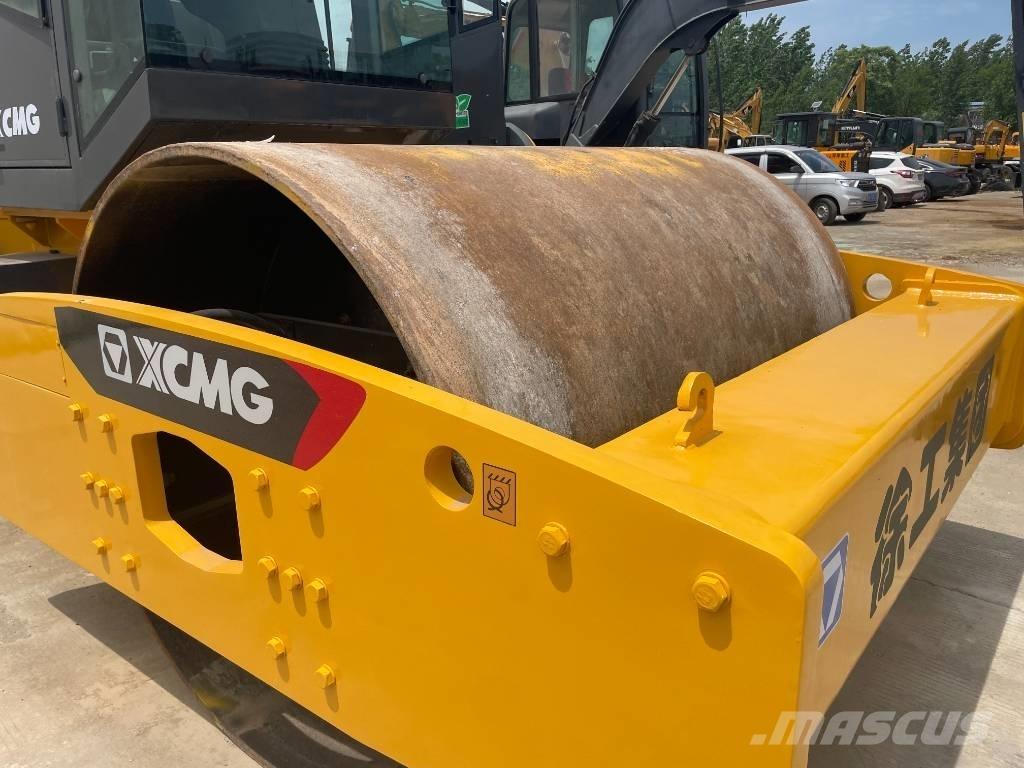 XCMG XS 223 J Trilrolwalsen