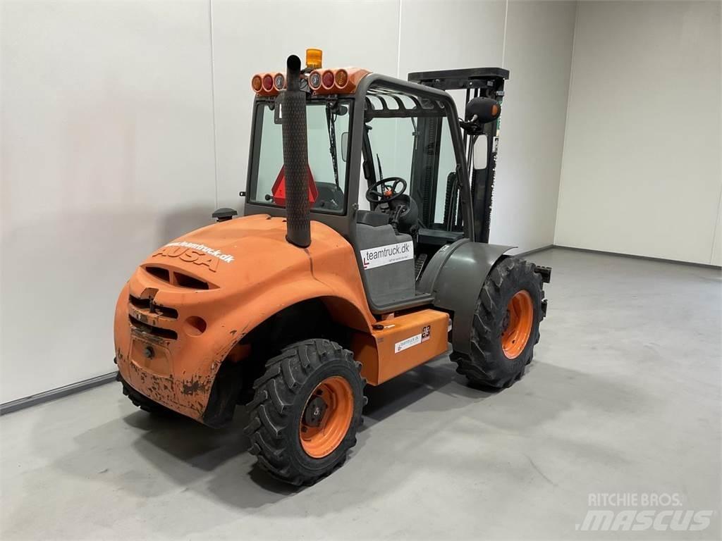 Ausa C250HX4 Vorkheftruck voor zwaar terrein