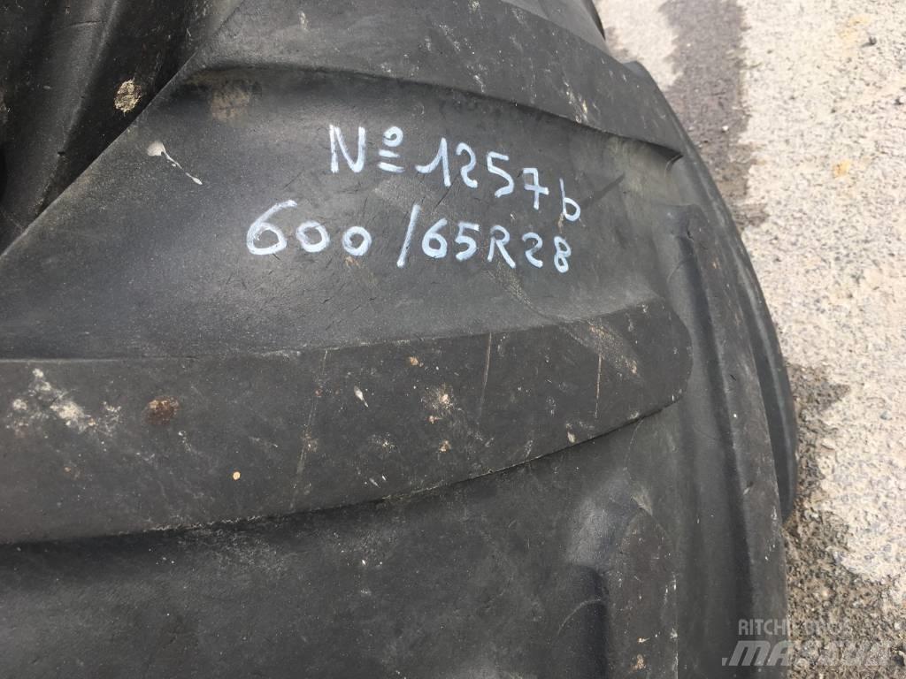 Michelin 600/65R28 Banden, wielen en velgen