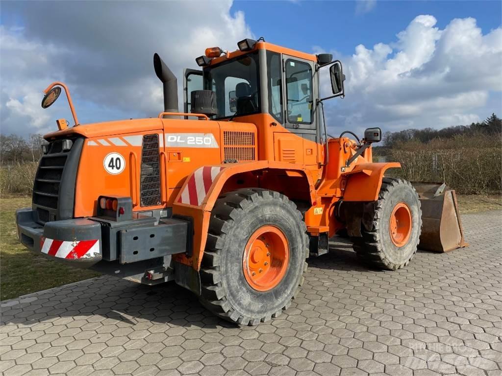 Doosan DL250 Wielladers