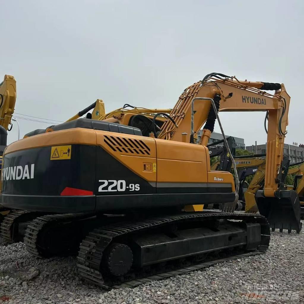 Hyundai 220-9s Rupsgraafmachines