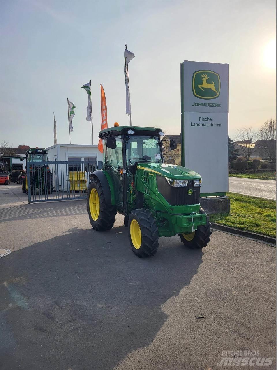 John Deere 5075GN Tractoren