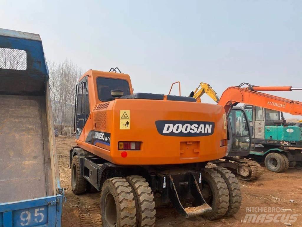Doosan DH 150W Wielgraafmachines