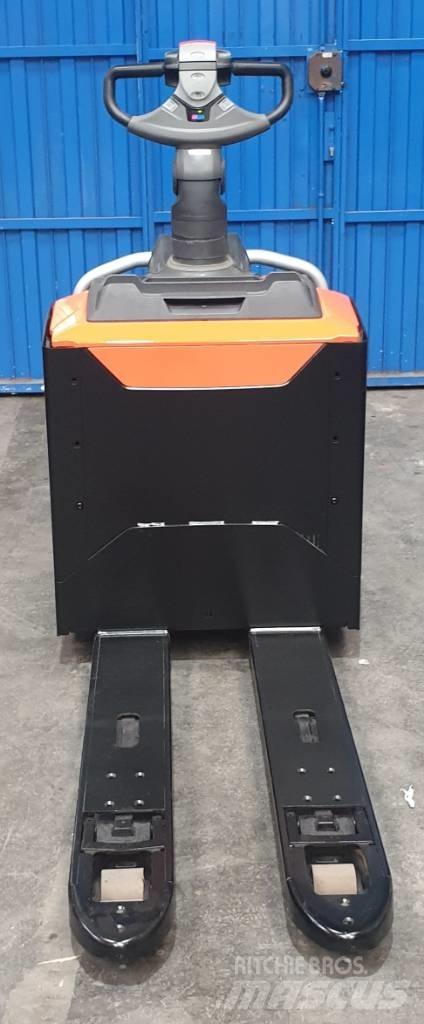 BT LPE 200 Meerij pallettruck met platform
