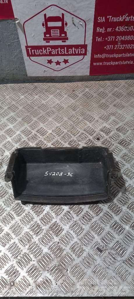 Scania 94 D.   1369964 Cabine en interieur