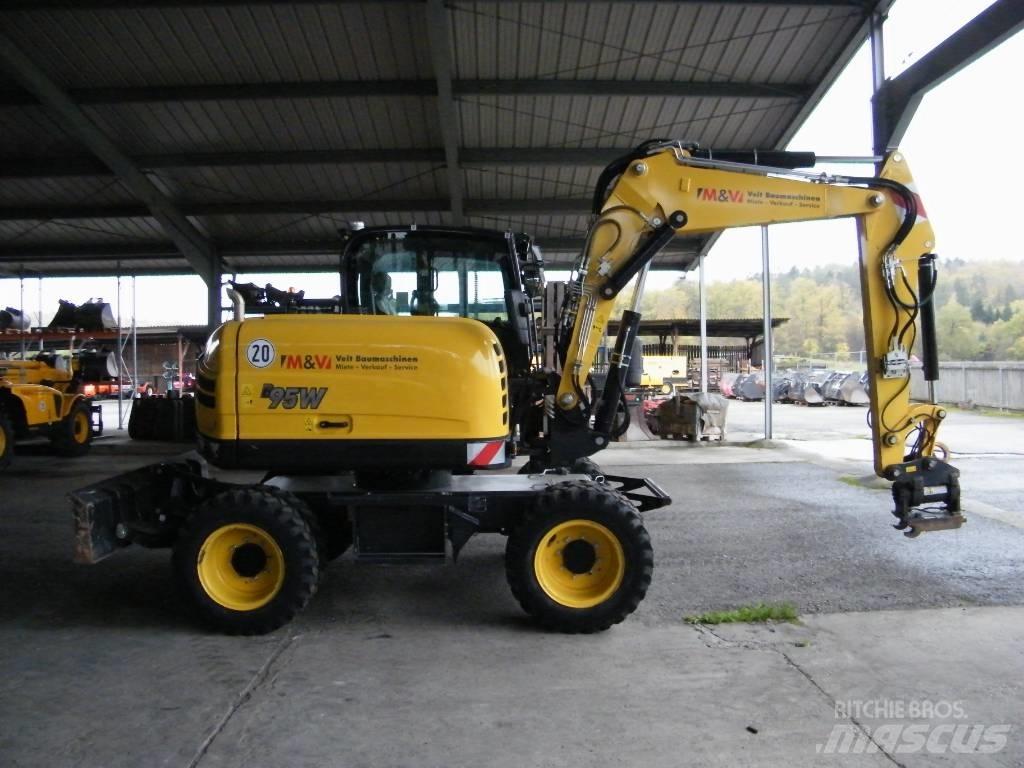 Yanmar B95W Wielgraafmachines