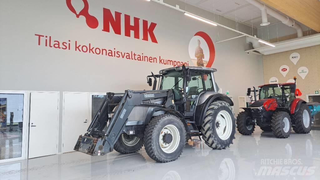 Valtra M 130 Tractoren