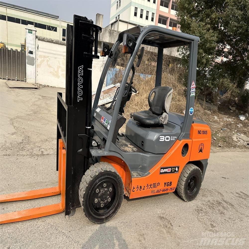 Toyota 8 FDK 30 Diesel heftrucks