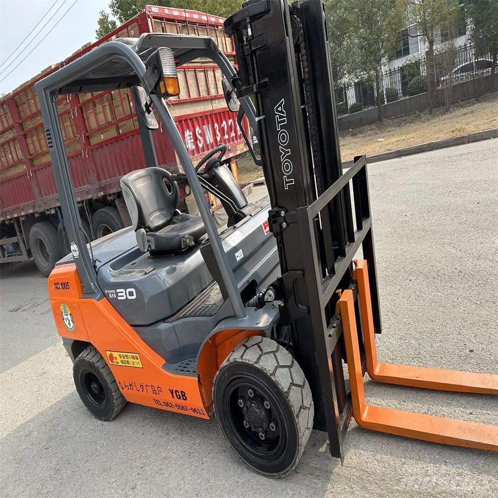 Toyota 8 FDK 30 Diesel heftrucks