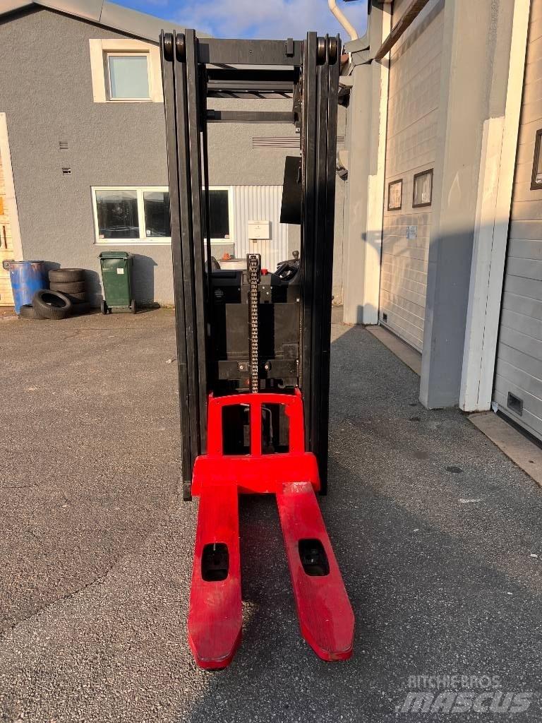 Hyster RS1.6 Zelfrijdende stapelaars