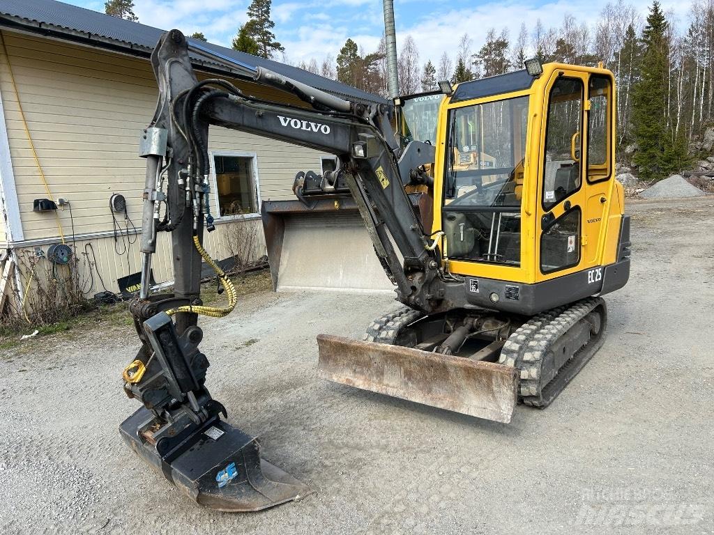 Volvo EC 25 Minigraafmachines < 7t