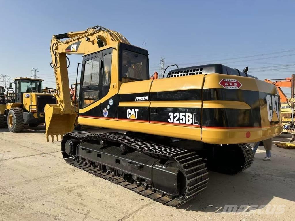 CAT 325 B L Rupsgraafmachines