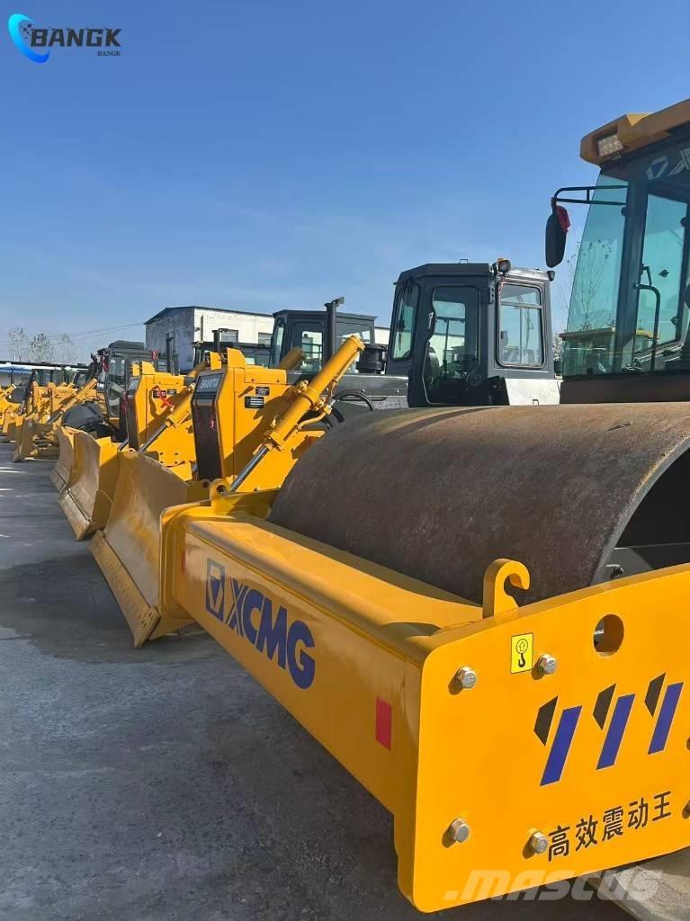 XCMG XS 223 J Trilrolwalsen