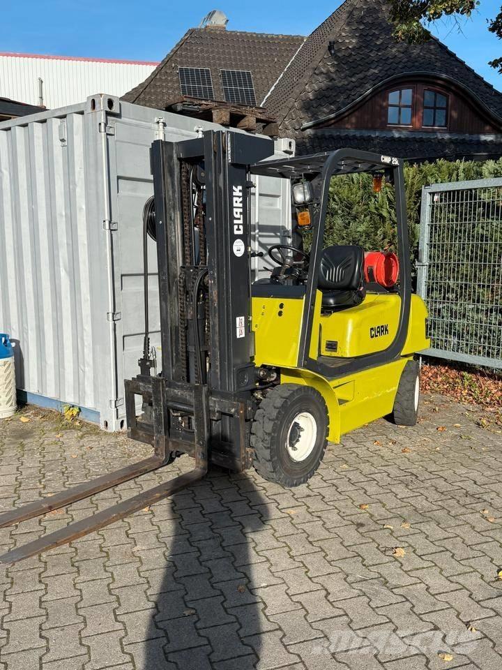 Clark CMP 25 L LPG heftrucks