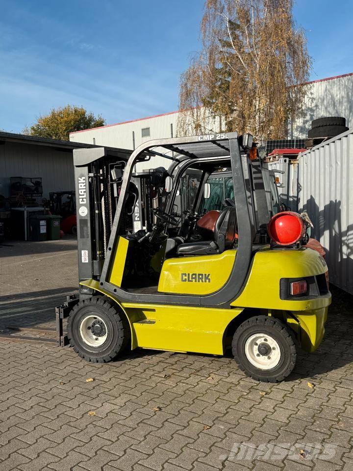 Clark CMP 25 L LPG heftrucks