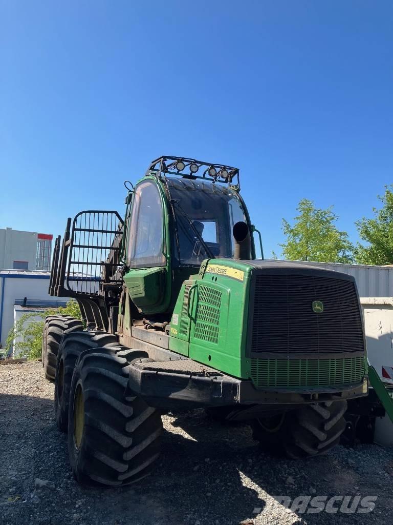 John Deere 1110 E Forwarders