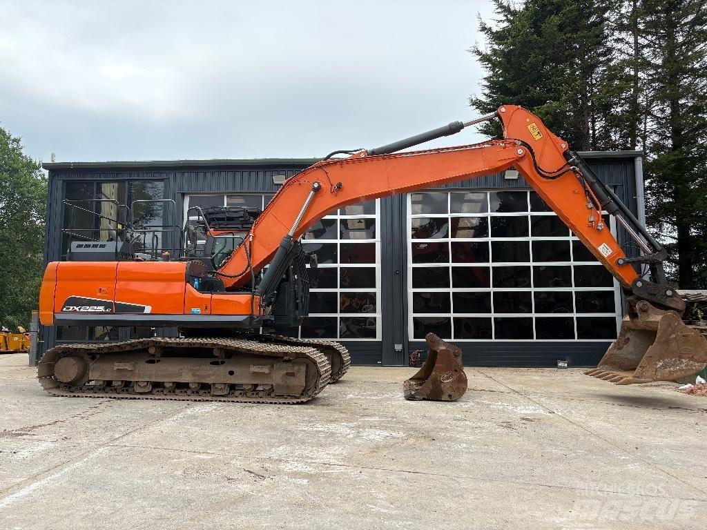 Doosan DX 225 LC-5 Rupsgraafmachines