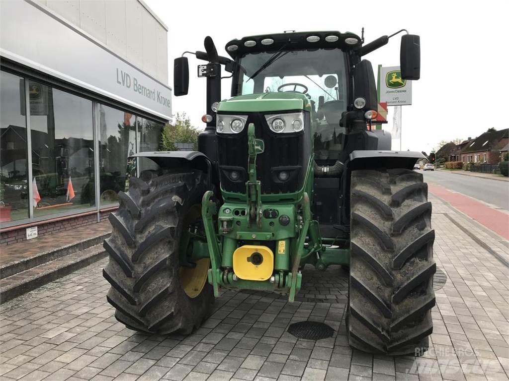 John Deere 6250R Tractoren