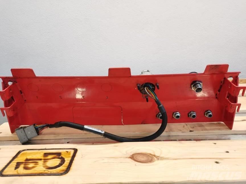 Manitou MLT shield Cabine en interieur