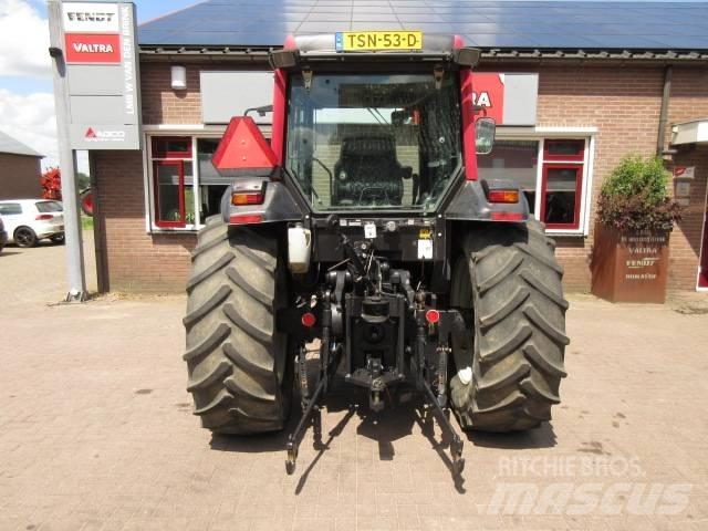 Valtra A93 HITECH Tractoren