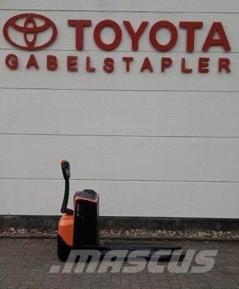 Toyota LWE 200 Stapelaar meeloop