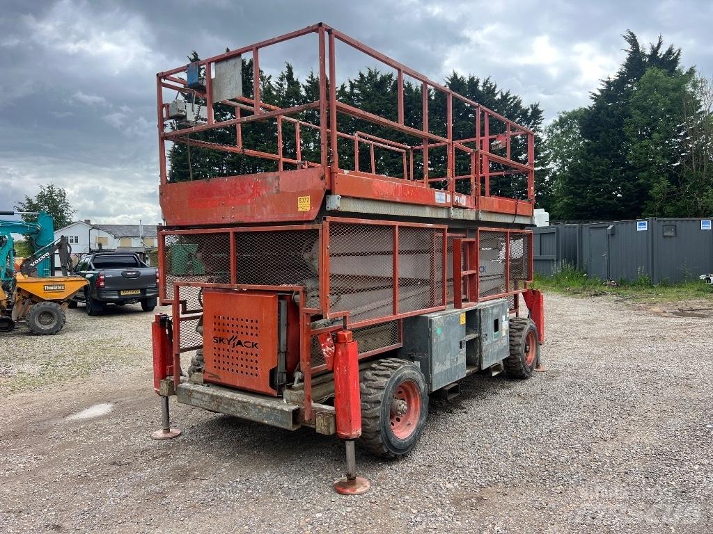 SkyJack SJ 9250 Schaarhoogwerkers
