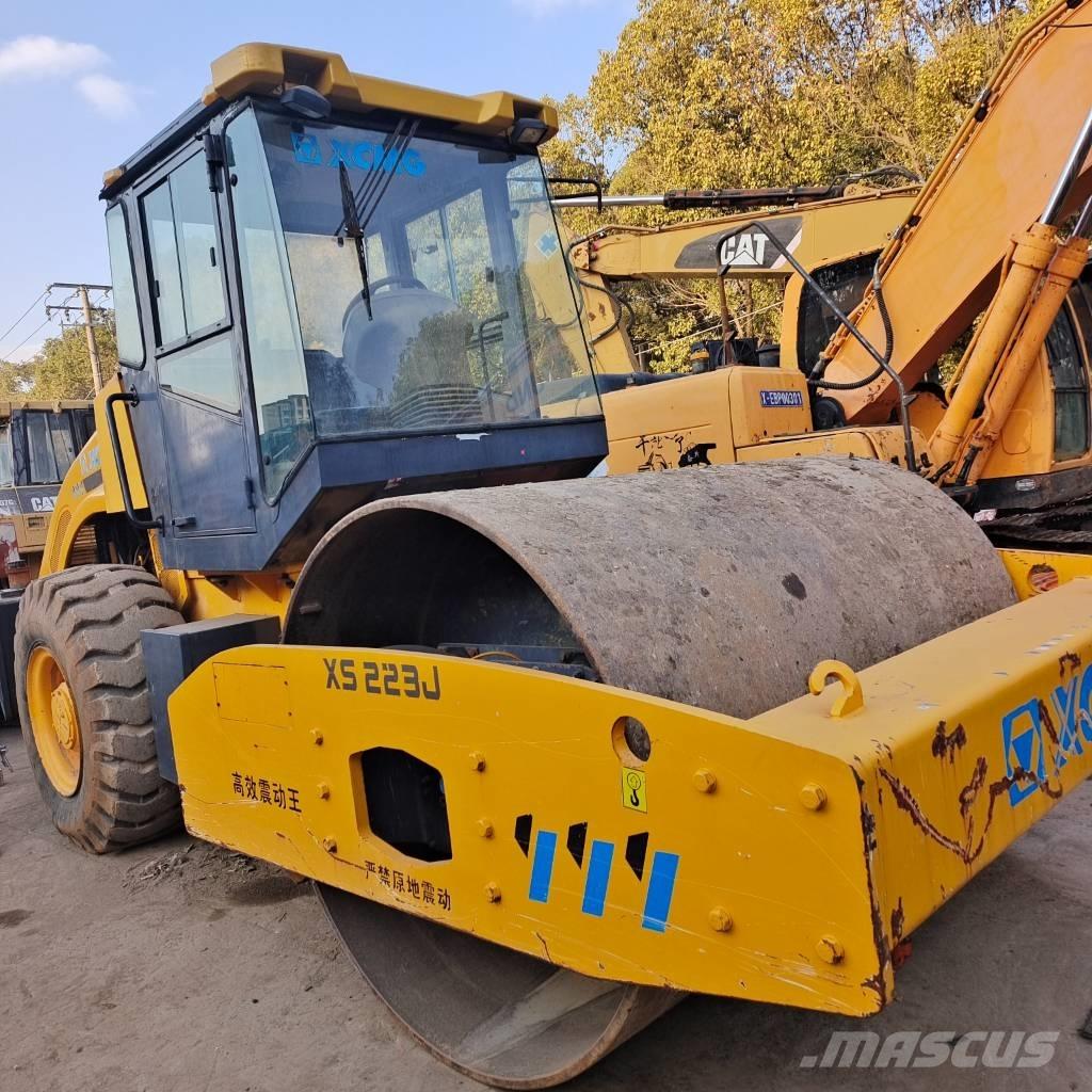 XCMG XS143J Rupsgraafmachines