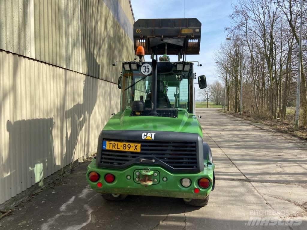 CAT 906M Wielladers