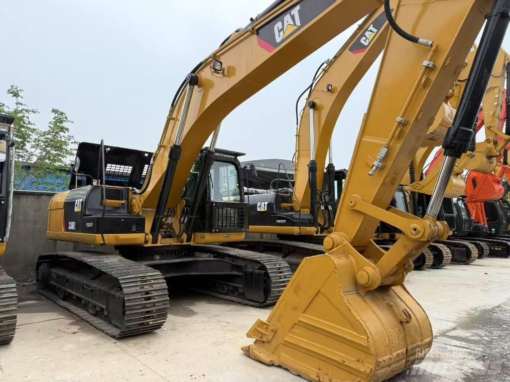 CAT 330 D L Rupsgraafmachines
