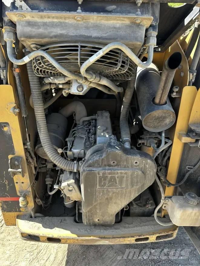 CAT 257 Rupsladers