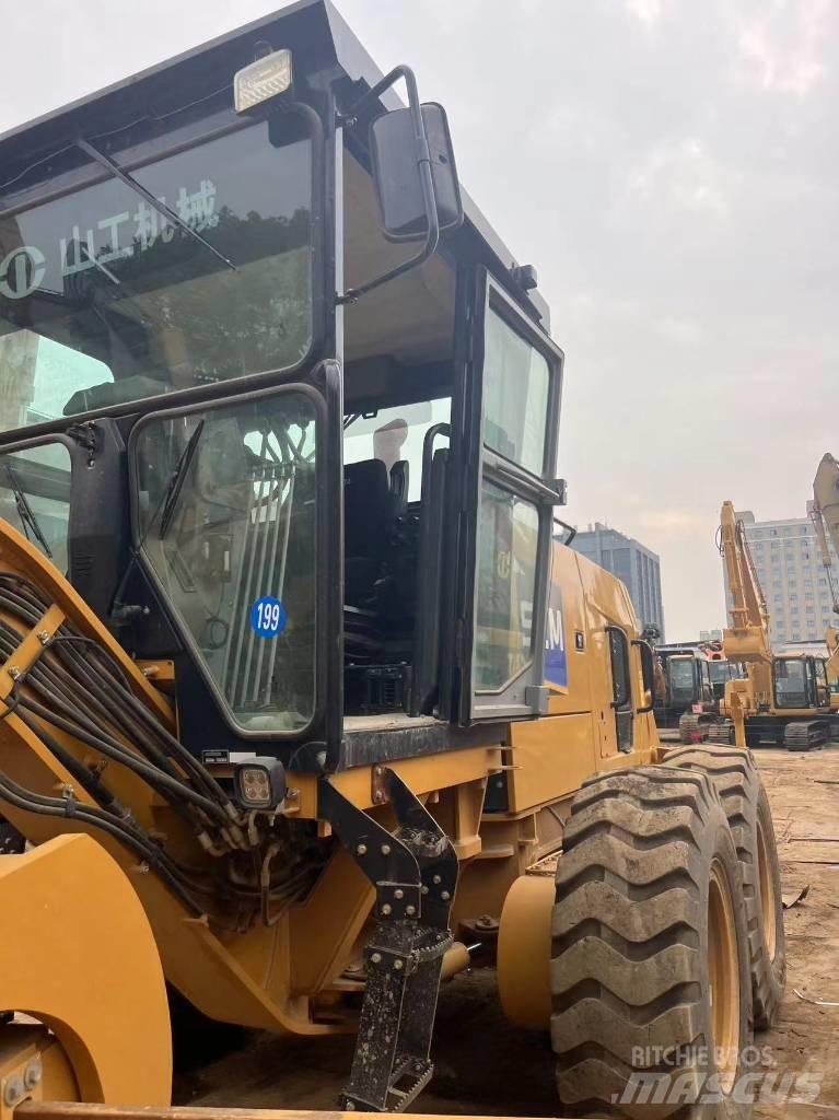 SEM 922F Graders