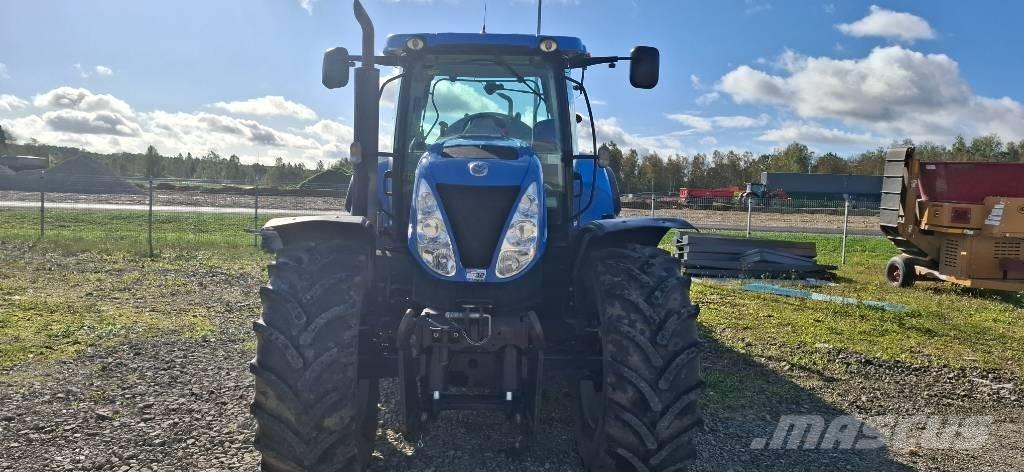 New Holland T7050 Tractoren