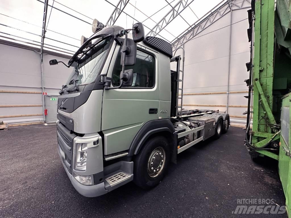 Volvo FM 420 Vrachtwagen met containersysteem
