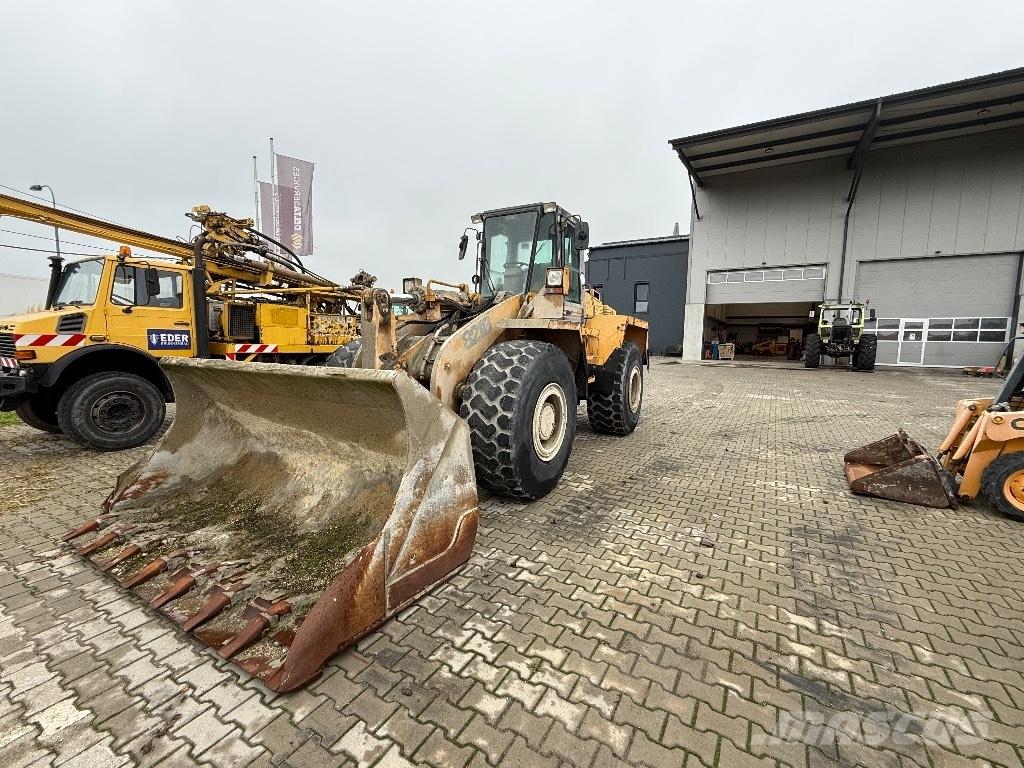 CASE 821 B Wielladers