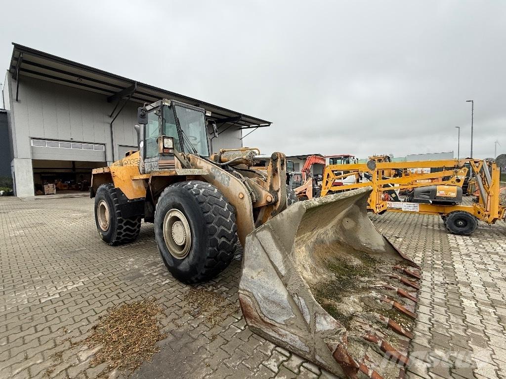 CASE 821 B Wielladers