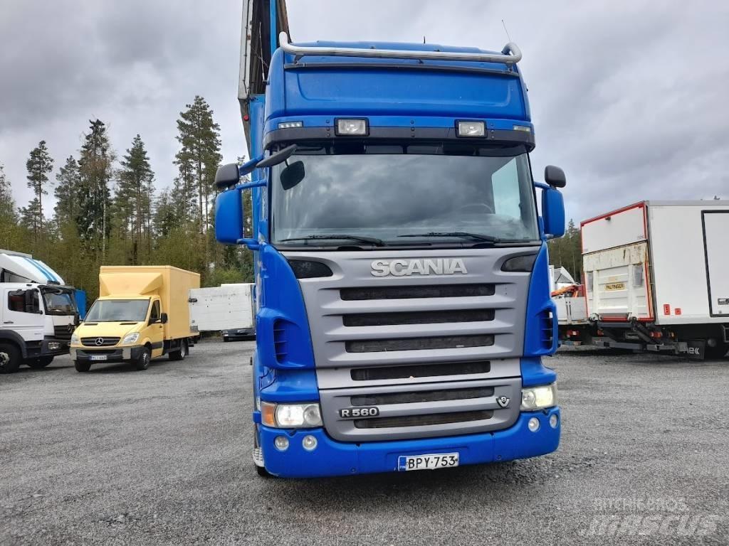 Scania R 560 Vlakke laadvloer met kraan