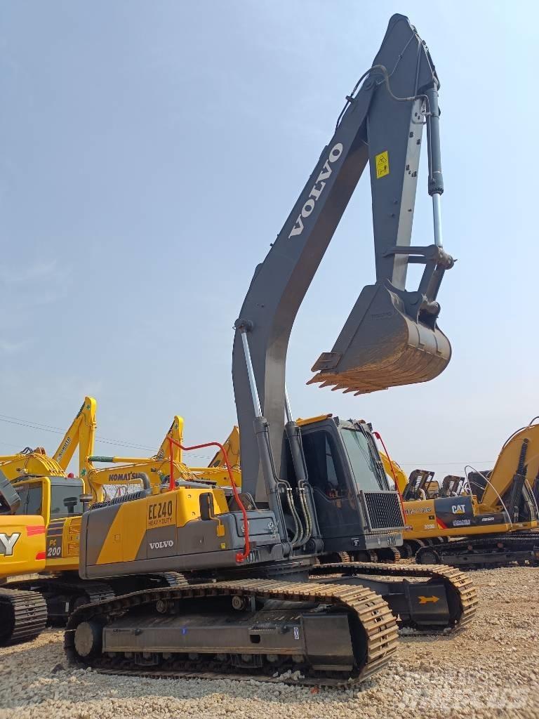 Volvo EC 240 Rupsgraafmachines