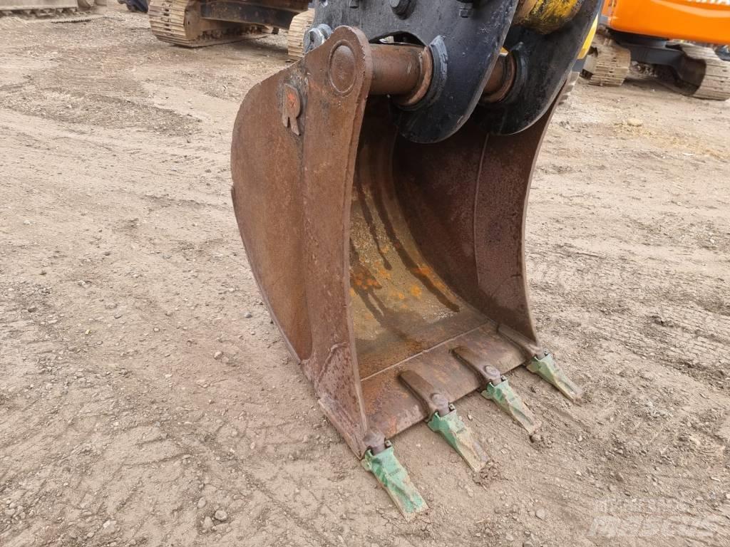 JCB JS 210 LC Rupsgraafmachines