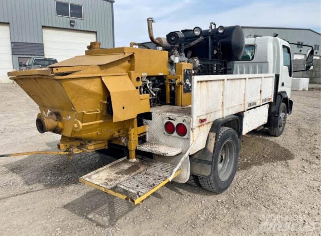 International CF600 Betonpomptrucks