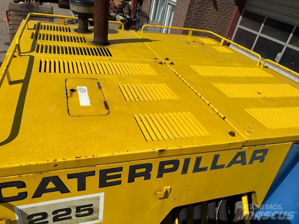CAT 225 Rupsgraafmachines