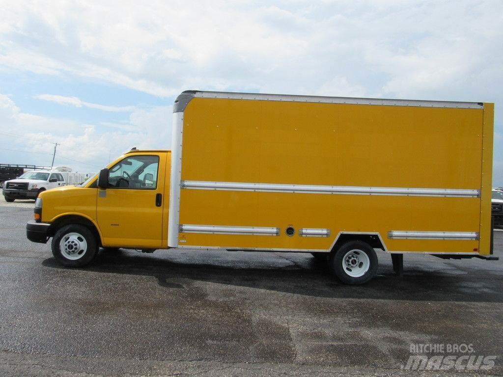 GMC Savana 3500 Bakwagens met gesloten opbouw