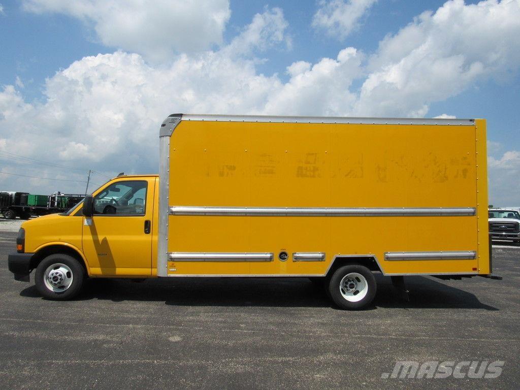 GMC Savana 3500 Bakwagens met gesloten opbouw