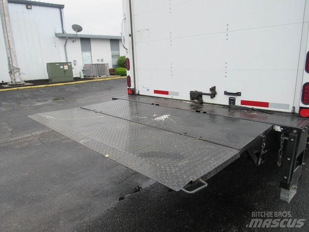 Isuzu NRR Bakwagens met gesloten opbouw