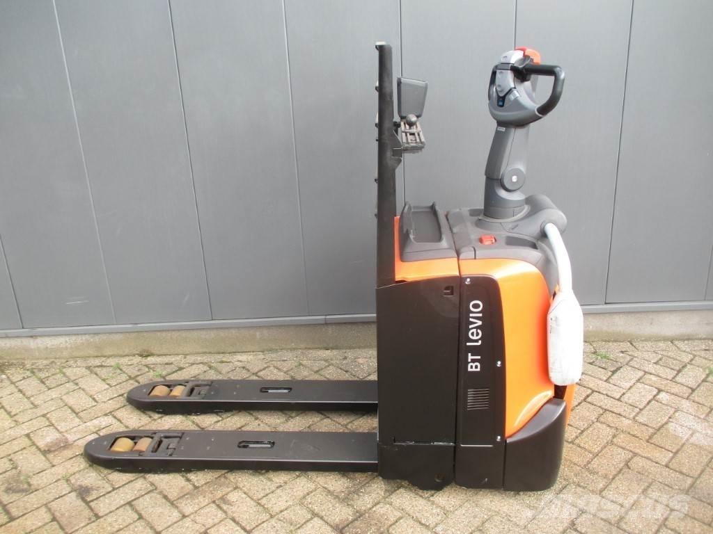 Toyota LPE 200 Meerij pallettruck met platform