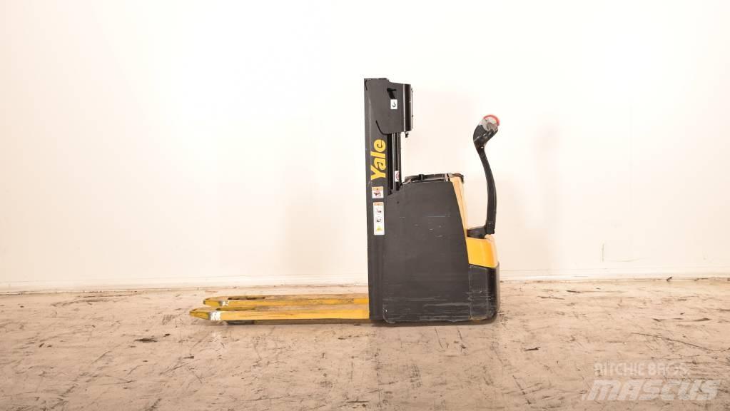 Yale MS 14 AC Stapelaar meeloop